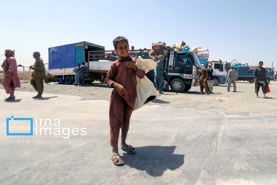 خروج اثاثیه اتباع غیرمجاز افغانستانی از مرز ماهیرود