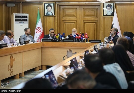 نشست خبری مهدی چمران رئیس شورای شهر تهران صبح روز دوشنبه ۱۳ مردادماه برگزار شد.