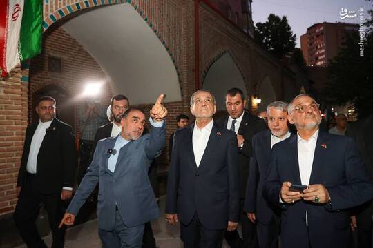 بازدید پزشکیان از مسجد کبود ایروان