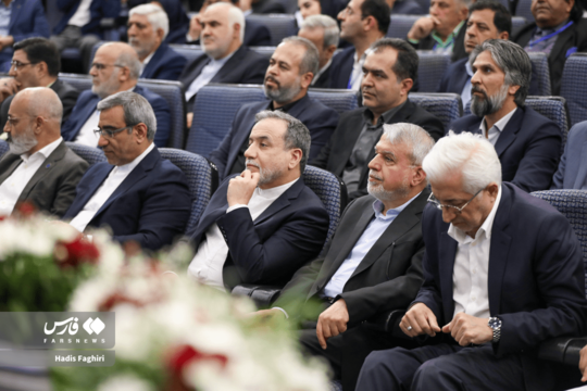 حضور وزیر امور خارجه و وزیر میراث فرهنگی در اختتامیه دومین نشست منطقه‌ای دیپلماسی استانی