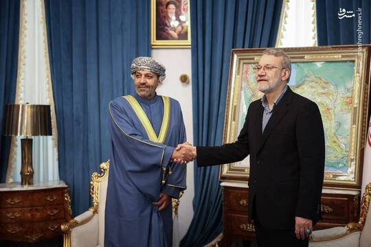حمود بن فیصل آل البو سعیدی وزیر کشور عمان با علی لاریجانی دبیر شورای عالی امنیت ملی کشورمان دیدار و گفت‌وگو کرد.