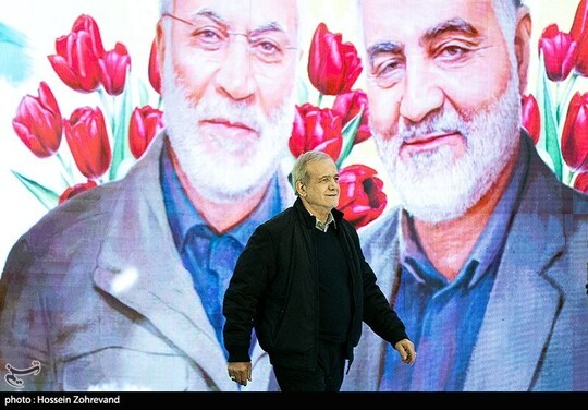 مسعود پزشکیان رئیس‌جمهور با حضور در آیین بزرگداشت ششمین سالگرد شهادت سردار سپهبد حاج قاسم سلیمانی