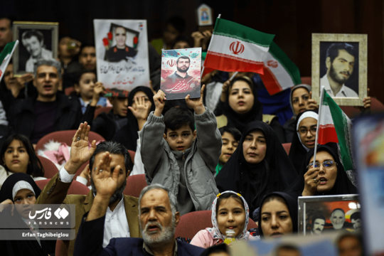 مراسم «پدران آسمانی» با حضور خانواده‌های معظم شهدا، جمعی از مسئولان استانی و اقشار مختلف مردم برگزار شد