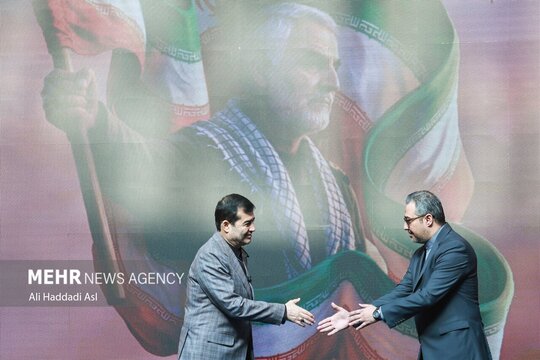 مراسم ششمین سالگرد سپهبد شهید سردار حاج قاسم سلیمانی با حضور احمد دنیامالی، معاونین وزارتخانه، مدیران ستادی، رؤسای فدراسیون‌ها، ورزشکاران و پرسنل وزارت ورزش و جوانان در محل این وزارتخانه برگزار شد.