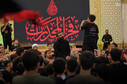 مراسم عزاداری شب شهادت حضرت زینب(س) با حضور نوجوانان و مداحی حاج عبدالرضا هلالی و وحید مرادی در مسجد امام رضا (ع) ازگل برگزار شد.