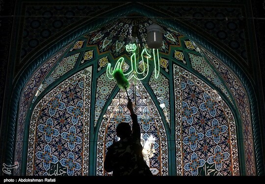 غبارروبی مساجد در آستانه ماه مبارک رمضان