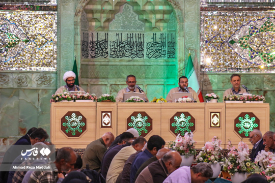 آیین جزء خوانی قرآن کریم در حرم شاهچراغ(ع)