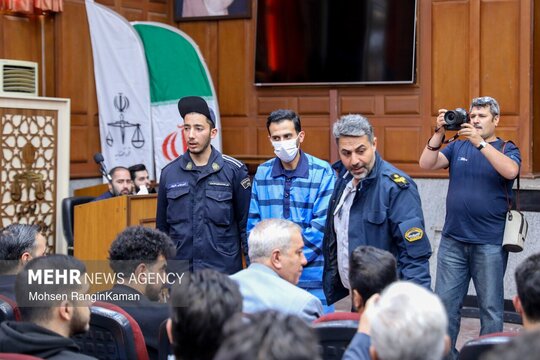 اولین جلسه رسیدگی به پرونده کثیرالشاکی کوروش کمپانی در شعبه ۱۵ دادگاه کیفری یک استان تهران به ریاست قاضی سلمان جورابراهیمیان برگزار شد.