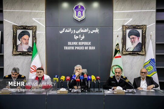 کمیته هماهنگی طرح‌های ترافیکی ویژه نوروز ۱۴۰۵ باحضور سردار سید تیمور حسینی رئیس پلیس راهور فراجا، روسای اورژانس راهداری، هلال احمر و سایر دستگاه‌های مرتبط در ستاد پلیس راهور فراجا برگزار شد.