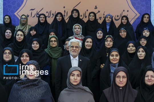 همایش «زنان مدیر؛ پیشرانان حکمرانی عادلانه و کارآمد»، با حضور محمدرضا عارف معاون اول رئیس‌جمهور و زهرا بهروز آذر معاون رئیس جمهور در امور زنان و خانواده در تالار حافظیه مجموعه تاریخی ـ فرهنگی سعدآباد برگزار شد.