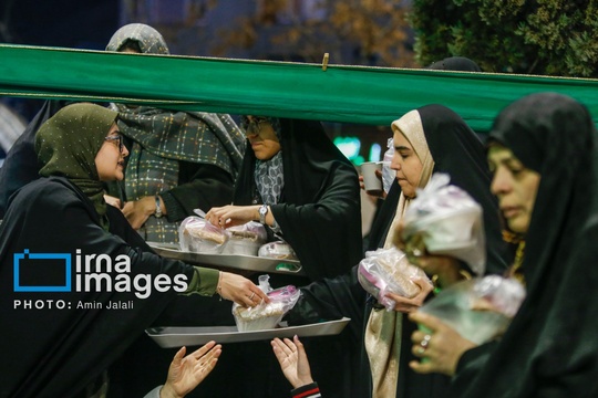 سفره افطار در امامزاده علی اکبر چیذر (ع)