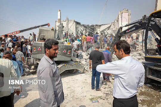 در پی حمله هوایی روز شنبه آمریکایی-صهیونیستی به شهرستان میناب استان هرمزگان، دبستان «شجره طیبه» هدف قرار گرفت