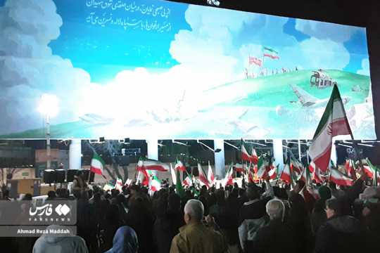 مردم همیشه در صحنه شیراز با تجمع در میدان امام حسین(ع)  حملات وحشیانه رژیم صهیونیستی و آمریکای جنایتکار به کشور عزیزمان را محکوم کردند.