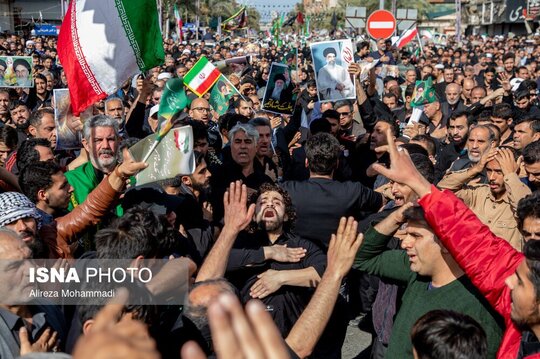 تجمع سوگواران رهبر شهید انقلاب در اهواز