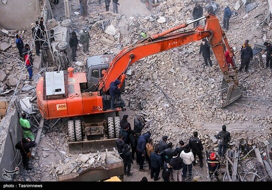 در پی حمله وحشیانه هوایی امریکایی صهیونیستی به ساختمانهای مسکونی همدان تعداد پنج نفر از شهروندان شهید و بیست و پنج نفر زخمی شدند.