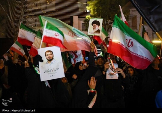 اجتماع مدال آوران المپیاد های علمی جهانی ایران در محکومیت تجاوز آمریکایی صهیونیستی