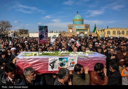 راهپیمایی محکومیت جنایات آمریکا و اسرائیل همراه با تشییع پیکر شهید حمید رنجبر که در حمله صهیونیستی به شهادت رسیده بود بعد از اقامه نماز جمعه از مسجد النبی (ص) تا گلزار شهدا شهر قزوین برگزار شد .