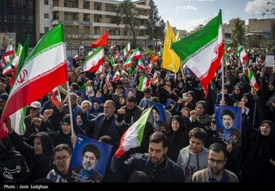 اجتماع مردمی بیعت با آیت‌الله سید مجتبی خامنه‌ای سومین رهبر معظم انقلاب اسلامی - شیراز