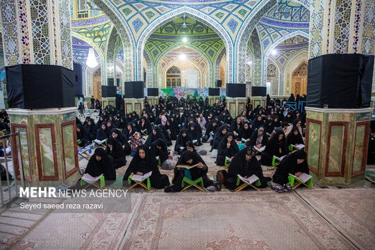 به مناسبت ایام ماه مبارک رمضان و شهادت سیدالشهدا انقلاب شهید آیت الله سید علی خامنه‌ای مراسم جزخوانی قرآن کریم در شبستان زیارت هلال بن علی(علیه السلام) برگزار شد.