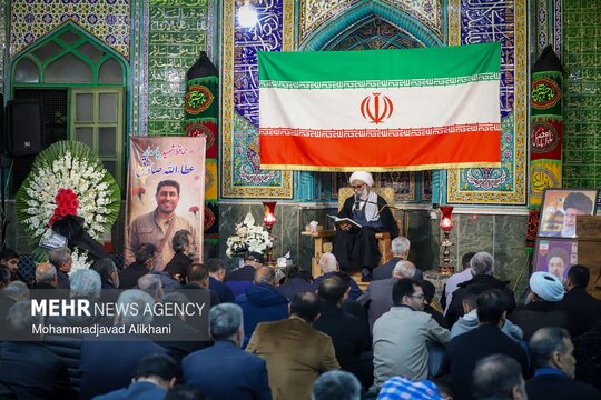 مراسم بزرگداشت محافظ شهید عطاءالله صادقی، محافظ شهید دکتر علی لاریجانی شامگاه پنج شنبه، در مسجد فاطمه الزهرا (س) تهرانپارس با حضور خانواده شهید و امت حزب الله برگزار شد.