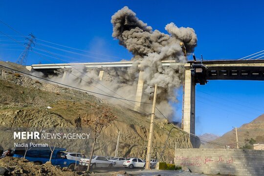 در پی تجاوز جنایتکارانه صهیونیستی - آمریکایی به البرز پل عبوری B1 تخریب شد.