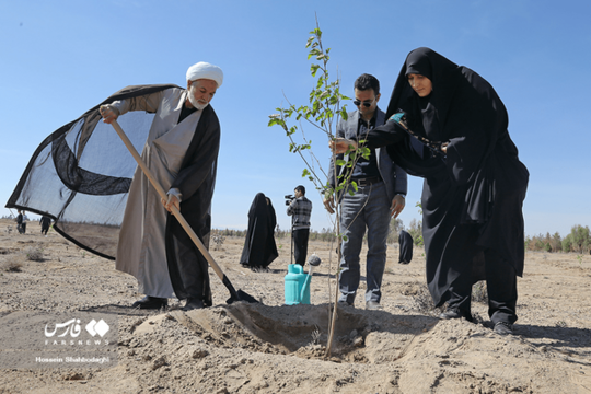 آیین درختکاری در روز طبیعت