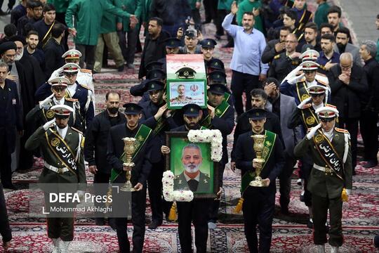 مراسم وداع با پیکر مطهر سپهبد شهید سید عبدالرحیم موسوی، رئیس ستادکل نیرو‌های مسلح با حضور مردم ولایتمدار قم در صحن امامزاده موسی مبرقع (ع) و شبستان حرم حضرت فاطمه معصومه (س) برگزار شد.