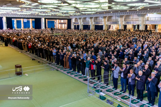 نماز عبادی - سیاسی جمعه ۱۴ فروردین به امامت حجت‌الاسلام سید محمد‌حسن ابوترابی فرد در مصلای امام خمینی(ره) اقامه شد.