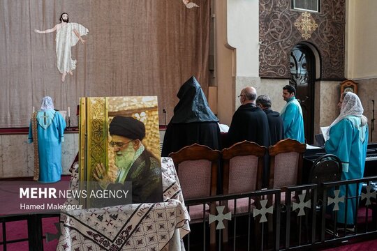 مراسم چهلمین روز شهادت رهبر شهید انقلاب اسلامی حضرت آیت الله العظمی امام سیدعلی خامنه‌ای صبح روز چهارشنبه با حضور جمعی از نمایندگان مجلس شورای اسلامی، سیدعباس صالحی و اقلیت‌های مذهبی در کلیسای سرکیس مقدس تهران برگزار شد.