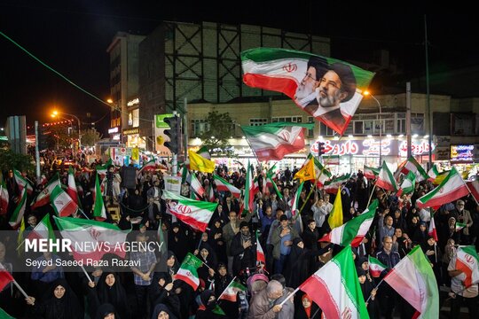 اقشار مختلف مردم برای خنثی کردن توطئه احتمالی دشمن صهیونی، همدل و هم‌صدا در میدان شهدا تهران حاضر شدند.
