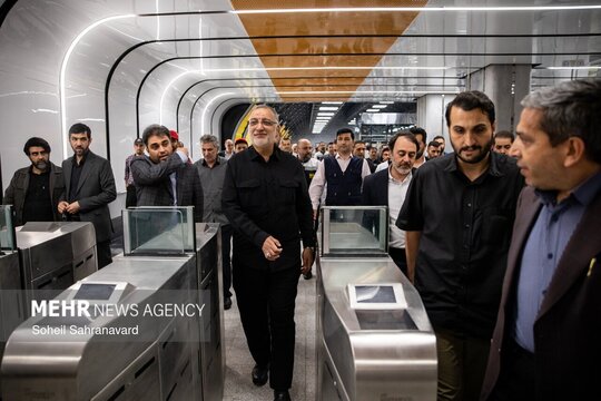 آیین افتتاح ایستگاه متروی ورزشگاه تختی  با حضور علیرضا زاکانی شهردار تهران، جمعی از مدیران شهری و اصحاب رسانه برگزار شد.
