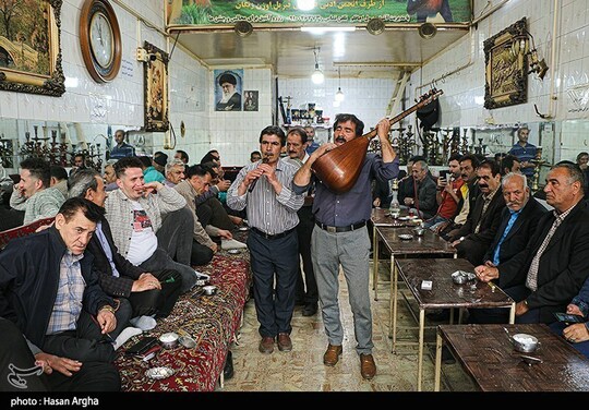 با گذشت بیش از یک ماه از آتش بس، زندگی عادی مردم زنجان در جریان است و بازار شهر شور نشاط سابق را در دل خود می پروراند.