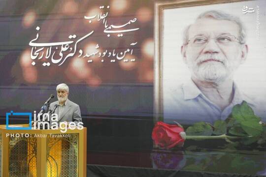مراسم یادبود شهید علی لاریجانی با حضور مقامات لشکری کشوری جمعی از مدیران و کارکنان رسانه ملی در مسجد بلال صداوسیما برگزار شد.