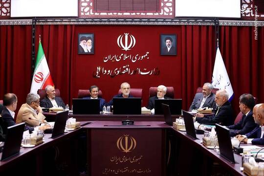 حضور پزشکیان در جلسه شورای هماهنگی اقتصادی دولت