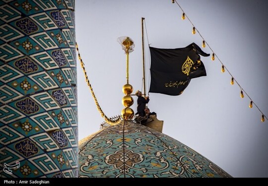آیین سیاه پوشان گنبد و بارگاه مطهر حرم شاهچراغ (ع)