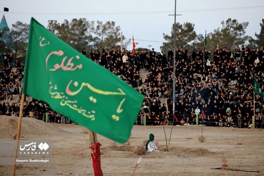 تعزیه میدانی روز یازدهم محرم در شهر نوش‌آباد، شهر آیین‌های تعزیه‌خوانی کشور برگزار شد.