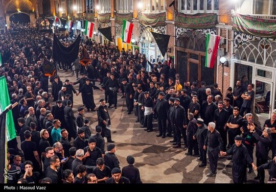 مراسم عزاداری سومین روز شهادت امام حسین (ع) در بازار تبریز
