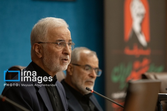 نشست هماهنگی ستاد تشییع پیکر مطهر رهبر شهید انقلاب، با حضور اسکندر مؤمنی، وزیر کشور در محل وزارت کشور برگزار شد.