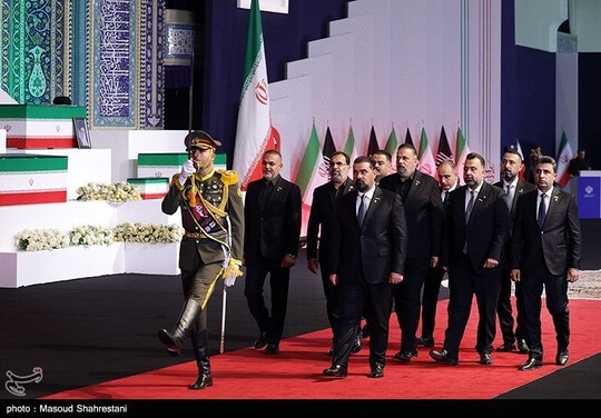 ادای احترام مهمانان و مسئولان خارجی به پیکر امام شهیدادای احترام مهمانان و مسئولان خارجی به پیکر امام شهید