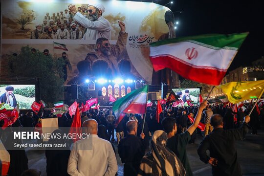 بزرگداشت «امام مجاهد شهید» در میدان انقلاب تهران