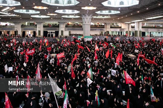 مراسم گرامیداشت رهبر شهید انقلاب،با حضور جمعی از مسئولان در مصلای امام خمینی (ره) تهران برگزار شد.