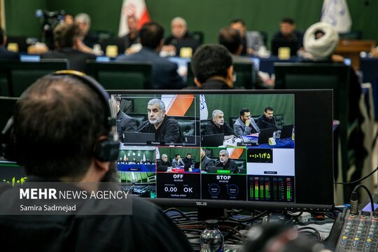 نشست علنی مجازی مجلس شورای اسلامی،  به ریاست علی نیکزاد، نایب‌رئیس اول مجلس شورای اسلامی برگزار شد.