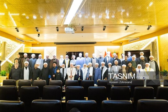 همایش اربعین و همگرایی اسلامی از مجموعه نشست های علمی پژوهشی کمیته فرهنگی آموزشی ستاد اربعین است که با حضور جمعی از علمای اهل تسنن از ایران، ترکیه، عراق، لبنان و فلسطین، امروز در کربلای معلی برگزار شد.