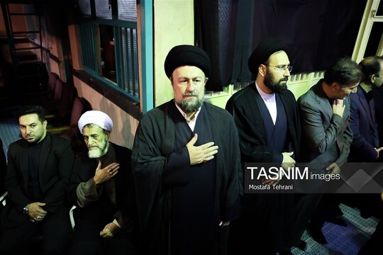مراسم بزرگداشت مرحومه نساءالسادات آل یاسین مادر همسر حجت الاسلام و المسلمین سید حسن خمینی و همسر مرحوم آیت‌الله سید محمد موسوی بجنوردی در حسینیه شماره یک جماران برگزار شد.