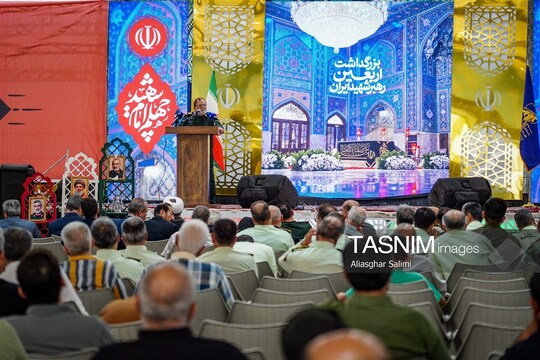 مراسم اربعین شهید ایران، امام شهید سیدعلی خامنه‌ای با حضور سردار سرلشکر پاسدار مصطفی ایزدی، جانشین فرمانده کل سپاه پاسداران انقلاب اسلامی، در محل مصلی امام خمینی(ره) بجنورد برگزار شد.