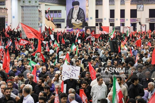 مراسم بزرگداشت چهلم امام شهید امت حضرت آیت‌الله‌العظمی سید علی حسینی خامنه‌ای،  با حضور اقشار مختلف مردم و جمعی از مسئولان در مصلای امام خمینی(ره) تهران برگزار شد