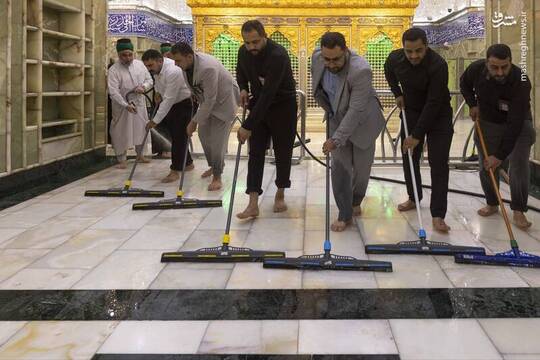 حرم حضرت عباس آب و جارو شد
