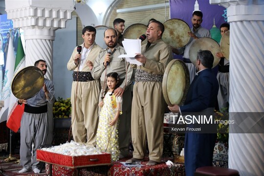 بزرگترین مراسم مولودی خوانی کشور و بیست‌ودومین یادواره سید بهاءالدین شمس قریشی،همزمان با آیین مولودی‌خوانی پیامبر اکرم(ص) در مسجد جامع سنندج برگزار شد.
