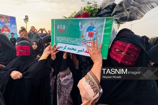 مراسم تشییع پیکر شهدای حمله ناجوانمردانه آمریکا به یک خانه مسکونی و مراسم عروسی، با حضور مردم، در کوهستک برگزار شد.
